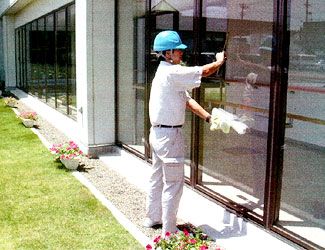 ビルの窓清掃作業